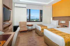 The Bayleaf Cavite, Alfonso